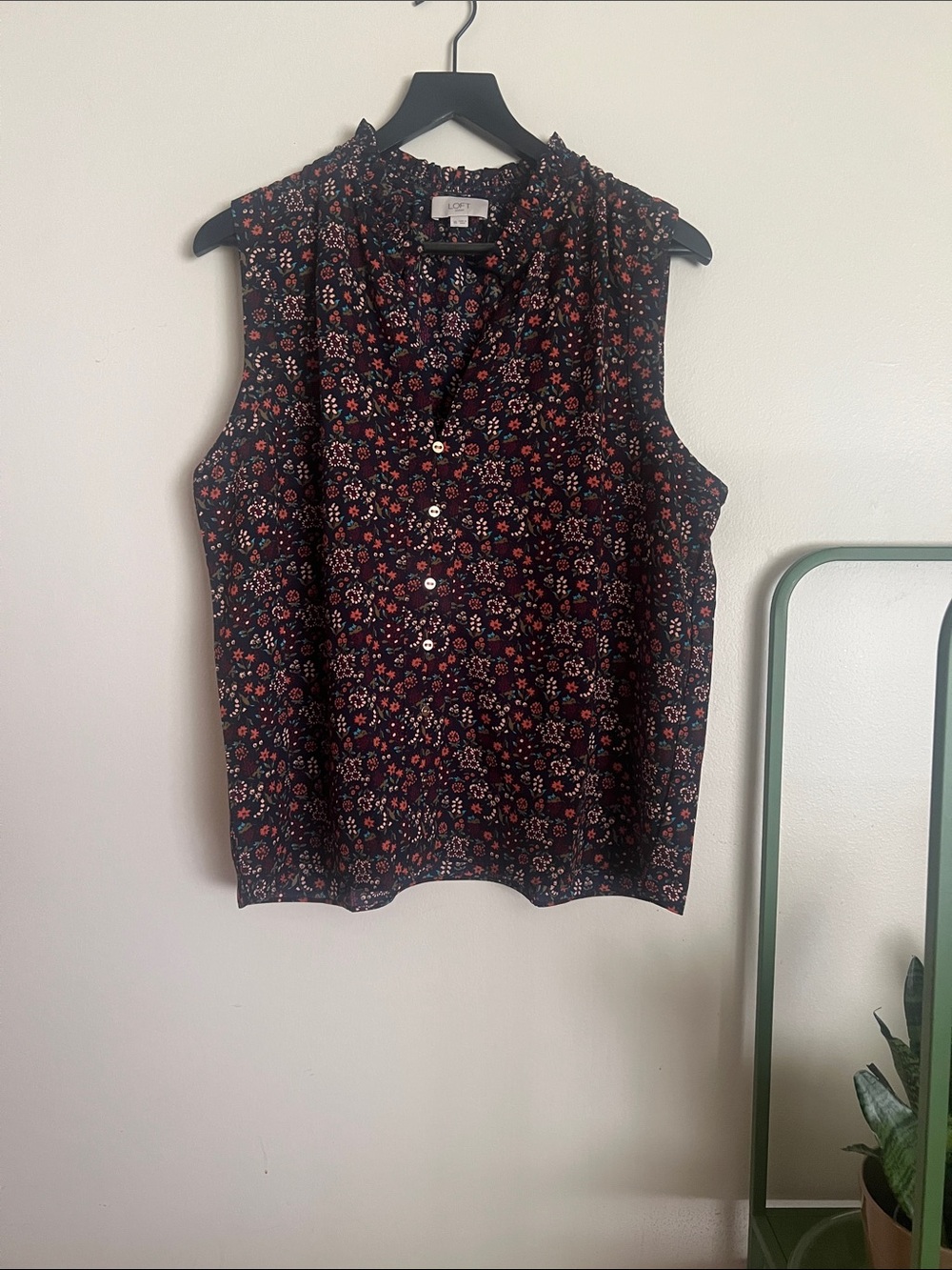 LOFT Black Sleeveless Floral Button Top XL
